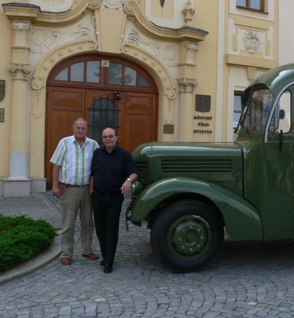 Slavnostního otevření úseku dálnice Mořice -  Kojetín se zúčastnila Praga RND,  