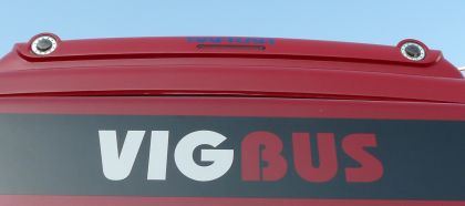 Red monster - objektivem čtenáře BUSportálu: Midibus Isuzu Turquoise, minibus VW