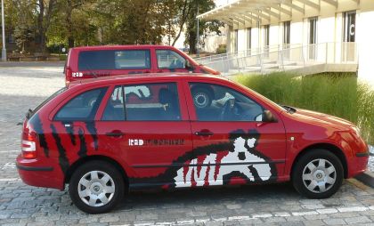 Red monster - objektivem čtenáře BUSportálu: Midibus Isuzu Turquoise, minibus VW