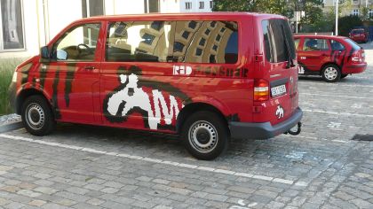 Red monster - objektivem čtenáře BUSportálu: Midibus Isuzu Turquoise, minibus VW