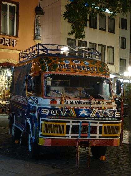 Autobus z plakátu: Senegal Car rapide