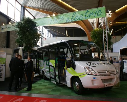 BUSportál CZ na veletrhu BUSWORLD 2009: Tip na elektrický  minibus