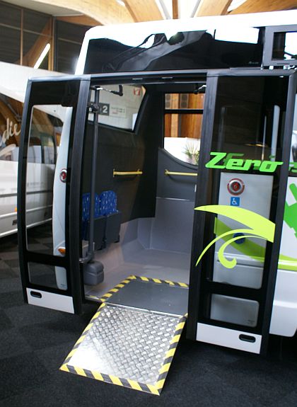 BUSportál CZ na veletrhu BUSWORLD 2009: Tip na elektrický  minibus