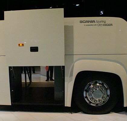 BUSportál CZ na veletrhu BUSWORLD 2009: Autokar Scania Touring 