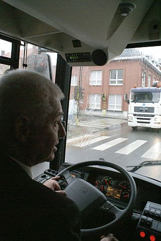 BUSportál CZ na veletrhu BUSWORLD 2009: Z testovací jízdy hybridem Volvo 7700