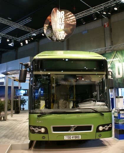 BUSportál CZ na veletrhu BUSWORLD 2009: Z testovací jízdy hybridem Volvo 7700