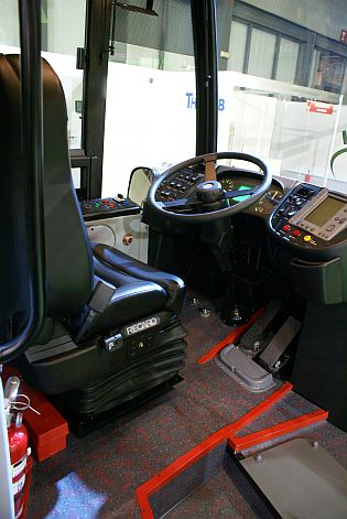 BUSportál CZ na veletrhu BUSWORLD 2009: Vodíková flotila Van Hool míří do USA 