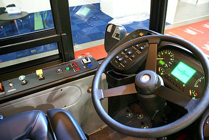 BUSportál CZ na veletrhu BUSWORLD 2009: Vodíková flotila Van Hool míří do USA