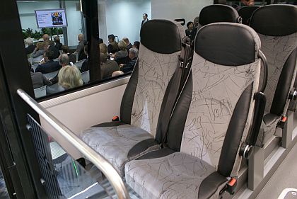 BUSportál CZ na veletrhu BUSWORLD 2009: InterUrbino, Hybrid 12 m a Urbino 15 LE