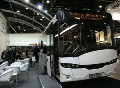 BUSportál CZ na veletrhu BUSWORLD 2009: InterUrbino, Hybrid 12 m a Urbino 15 LE 