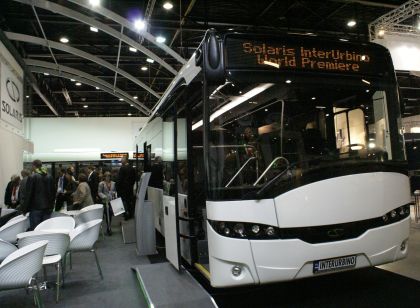 BUSportál CZ na veletrhu BUSWORLD 2009: InterUrbino, Hybrid 12 m a Urbino 15 LE