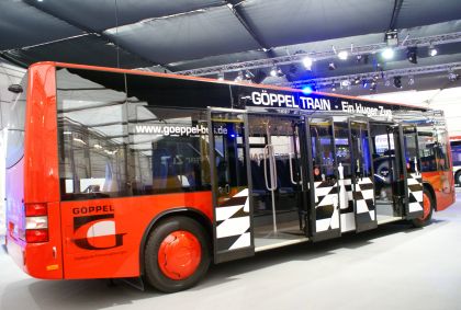 BUSportál CZ na veletrhu BUSWORLD 2009: Autobusy a soupravy s vlekem Göppel Bus