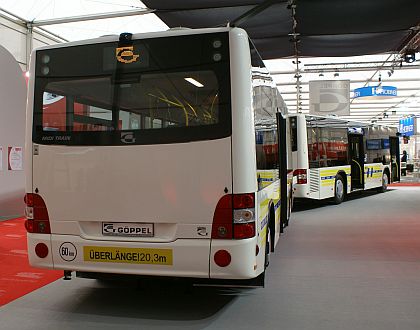 BUSportál CZ na veletrhu BUSWORLD 2009: Autobusy a soupravy s vlekem Göppel Bus