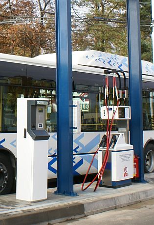 Z otevření nové CNG plnicí stanice a předání CNG autobusů Citelis