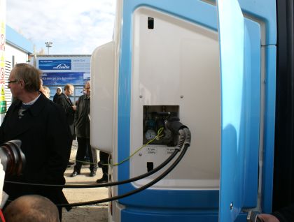 První  vodíková čerpací stanici v Česku byla oficielně otevřena v Neratovicích