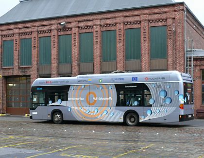 Záběry hamburského autobusu Mercedes-Benz Citaro na vodíkové palivové články