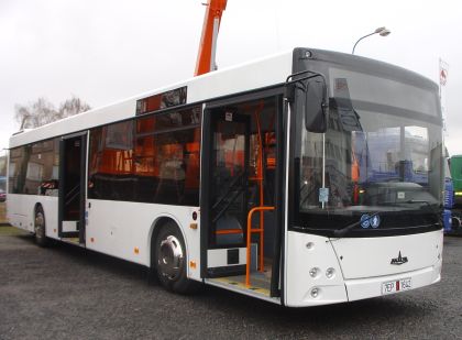 Nízkopodlažní autobus MAZ se představuje: Až do středy budou probíhat v Třebíči
