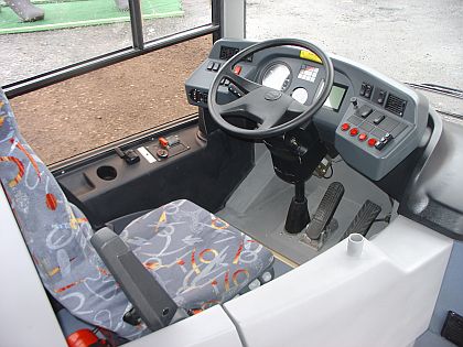 Nízkopodlažní autobus MAZ se představuje: Až do středy budou probíhat v Třebíči
