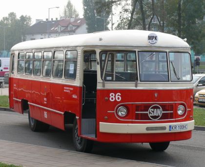 Historické autobusy v Krakově: Jelcz a SAN H0 1B z roku 1959