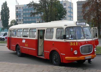 Historické autobusy v Krakově: Jelcz a SAN H0 1B z roku 1959