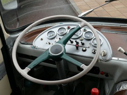 Historické autobusy v Krakově: Jelcz a SAN H0 1B z roku 1959