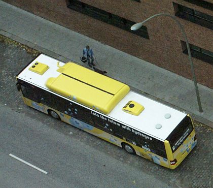 Připravujeme z cesty do Hamburku - dva vodíkové autobusy doprovodily