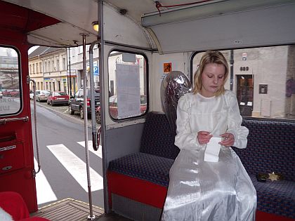 Britské doubledeckery se představily jako Mikulášské autobusy v České Lípě
