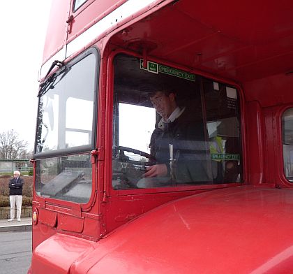 Britské doubledeckery se představily jako Mikulášské autobusy v České Lípě