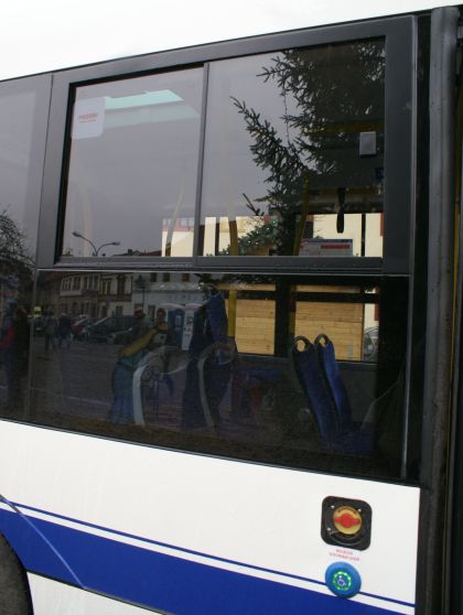 Solaris Urbino 18 pod vánočním stromem na Masarykově náměstí v Brandýse