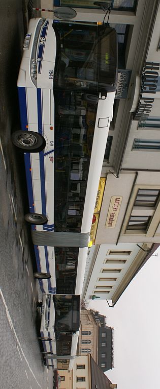 Solaris Urbino 18 pod vánočním stromem na Masarykově náměstí v Brandýse