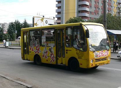 Návrat na Ukrajinu: Plynový nákladní speciál a malé autobusy v Rivne
