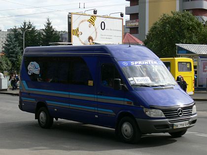 Návrat na Ukrajinu: Plynový nákladní speciál a malé autobusy v Rivne