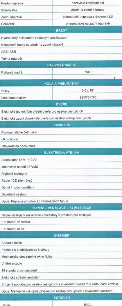 Částečně nízkopodlažní minibus Rošero First v barvách společnosti ZLINER