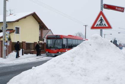 Šest částečně nízkopodlažních autobusů Scania OmniLink Veolia Transport