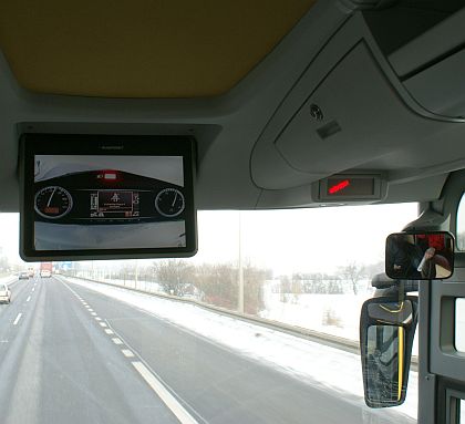 Test: Nový Mercedes-Benz Travego Safety Coach v Praze