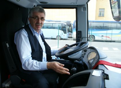 BUSmonitor: Konec šoférů v tílku a šortkách. Kraje bojují za vyšší kulturu