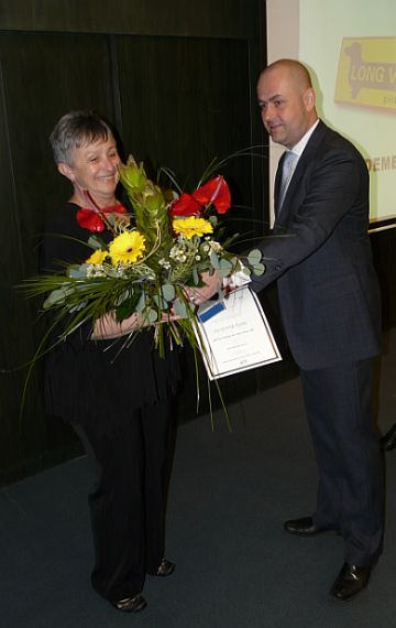 "IRU DIPLOMA OF HONOUR 2009" pro 11 řidičů Veolia Transport VČ