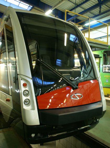 Pětičlánková tramvaj Solaris Tramino v obrazech