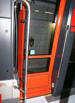 Pětičlánková tramvaj Solaris Tramino v obrazech