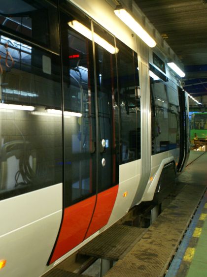 Pětičlánková tramvaj Solaris Tramino v obrazech