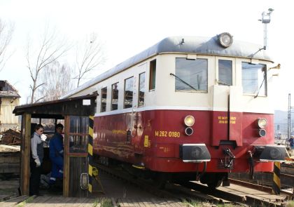 Ještě jednou z Výtopny Zdice: Řazení Kredenců a nějaké ty velké volanty