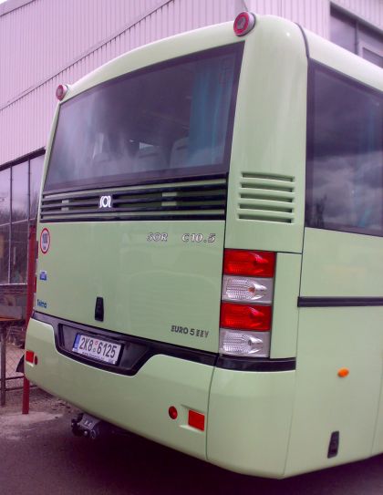 Z Libchav do Sokolova: Záběry autobusu SOR C 10.5 v novém faceliftu 