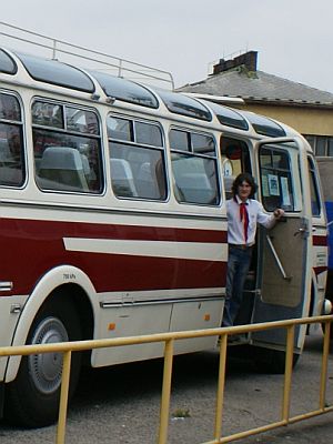 Z Libchav do Sokolova: Záběry autobusu SOR C 10.5 v novém faceliftu 