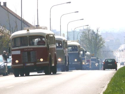 Z areálu BVV přes město do Řečkovic jela kolona veteránů - velkých volantů