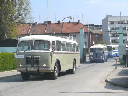 Z areálu BVV přes město do Řečkovic jela kolona veteránů - velkých volantů