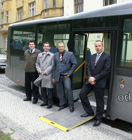 Novinku na českém trhu, malokapacitní autobus  Isuzu Citimark,