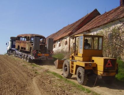 Vyprošťování a převoz autobusového veterána Gräf & Stift