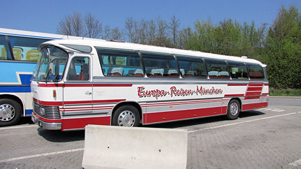 BUSportál SK: Zariadila to "šťastena": kolóna autobusov - veteránov