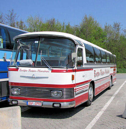 BUSportál SK: Zariadila to "šťastena": kolóna autobusov - veteránov