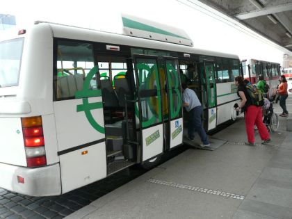Letošní sezónu ZOOBUSu v Praze zajišťují plynové autobusy DPÚK